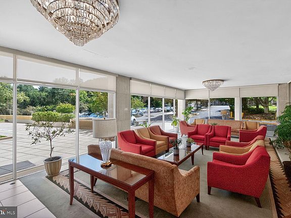 2nd image of 10201 Grosvenor Pl APT 720
