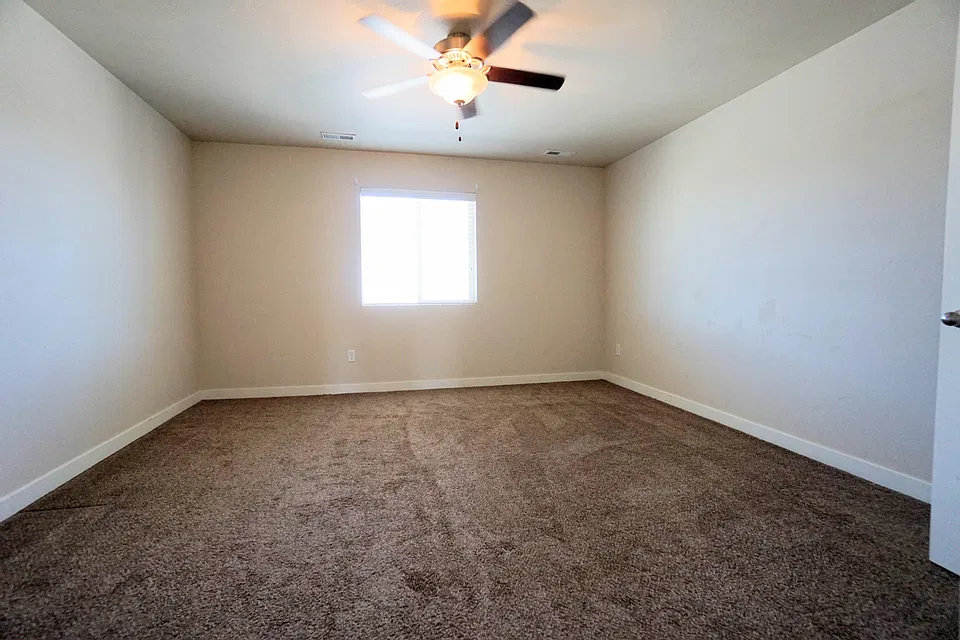 3 bed, 2.5 bath, 1681 sqft, $1,775 — Photo 3