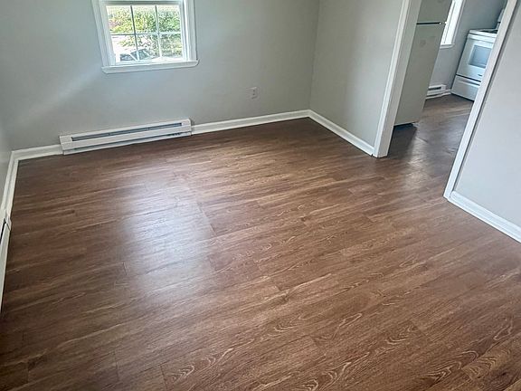 2nd image of 1625 S Loudoun St #B