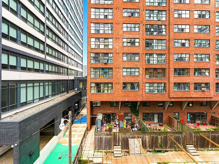 65 Mutual St #309 — Photo 37