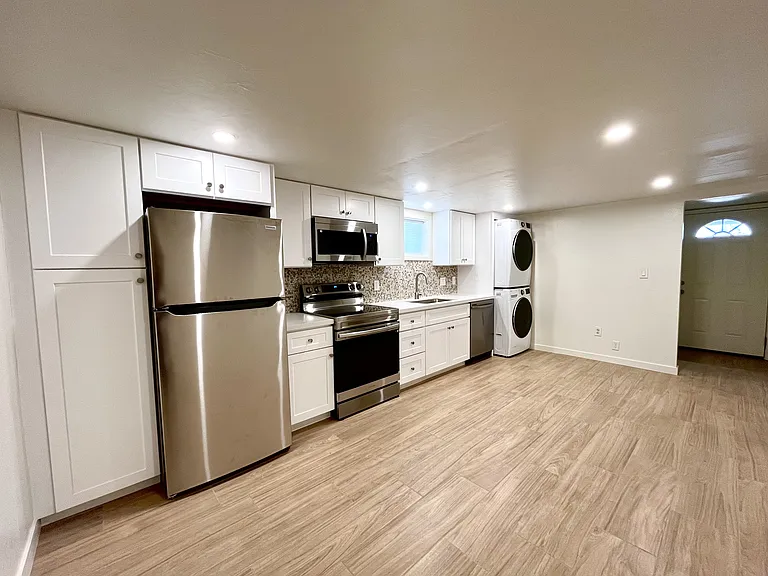833 W Howe St #2 — Photo 5