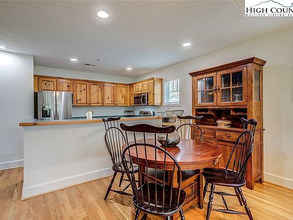 4th image of 460 Peaceful Haven Drive #921