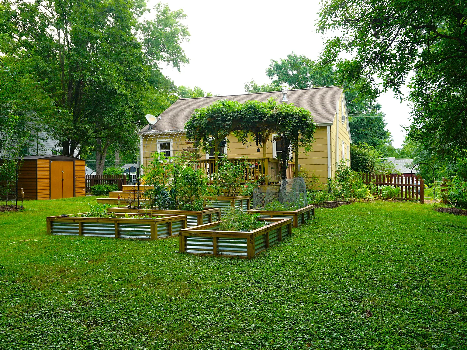 3 bed, 1176 sqft, $1,800 — Photo 3