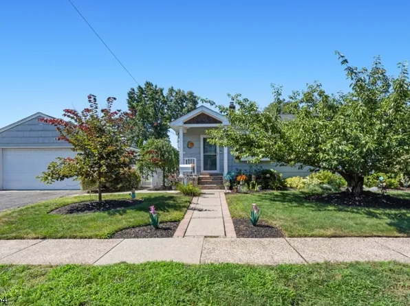 5 Corsi Rd, Bloomfield Twp., NJ 07003