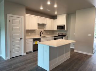 1806 Azlin Pl #C, Siloam Springs, AR 72761
