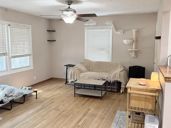 1206 W 15th Ave, Bellevue, NE 68005