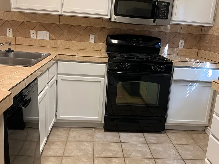 912 Keith Ln #A — Photo 5