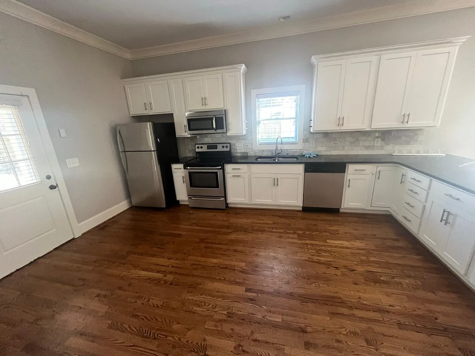 3 bed, 1453 sqft, $2,800 — Photo 4