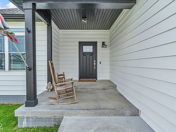 2nd image of 131 Woods Edge Blvd E