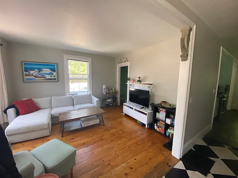 61 Manning St — Photo 3