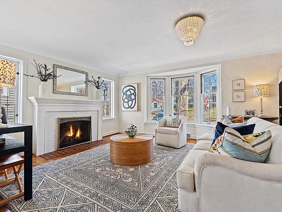 2nd image of 231 Parkland Ave