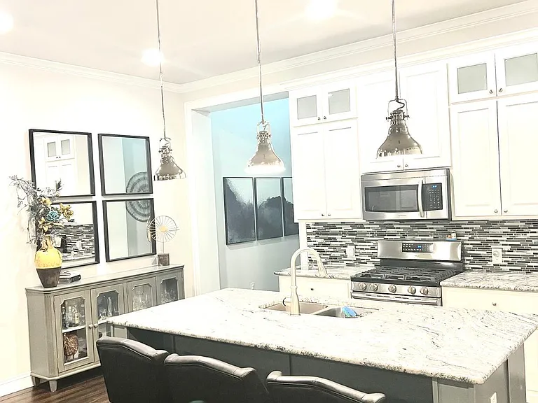 720 Mulberry Ct — Photo 13