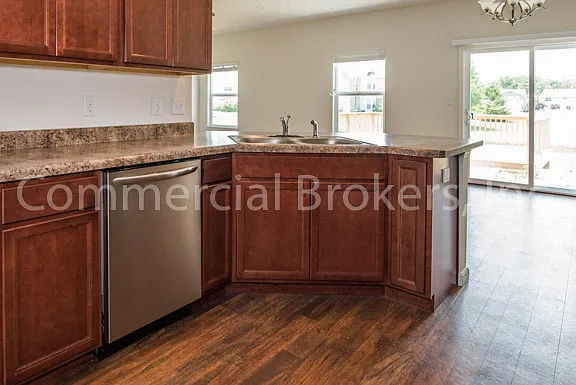 3226 Jasmine Ct — Photo 6