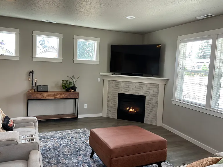 616 N Willitts St — Photo 10