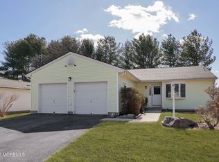 4 Scenic Dr, Freehold, NJ 07728