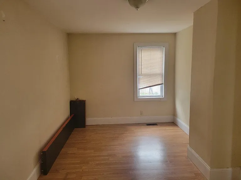 10 Winsor St #1 — Photo 5