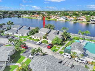 Westwind Lakes Garden, Miami, FL 33193