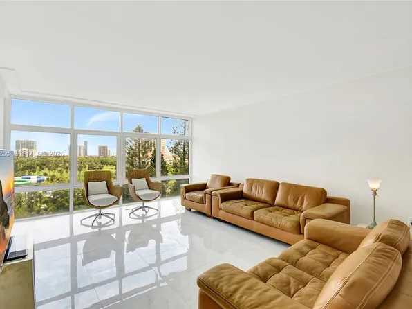 20100 W Country Club Dr APT 1005, Aventura, FL 33180