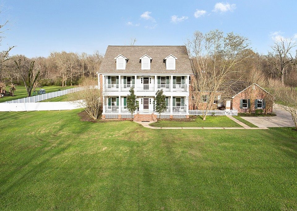 1st image of 23514 Sunnyside Ln