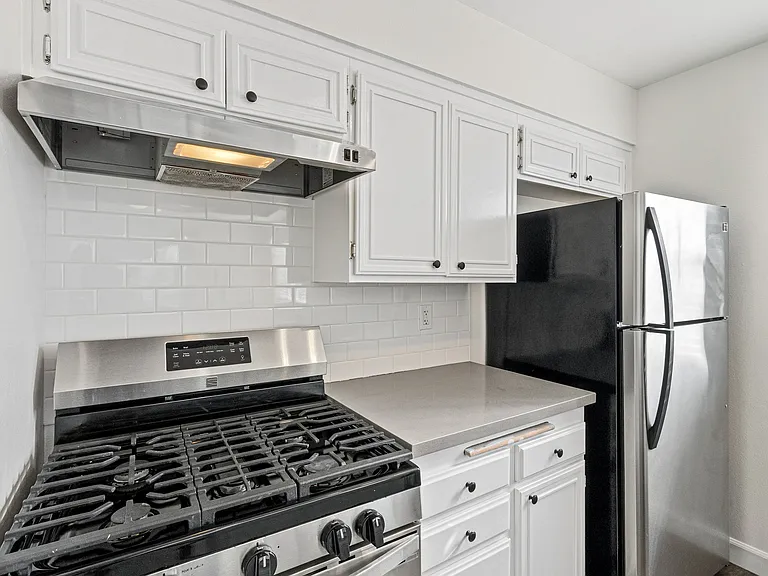 Summer House Apartments — Photo 26