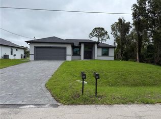 900 Alaska AVE, LEHIGH ACRES, FL 33971