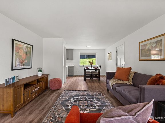 4th image of 12114 160th Street E