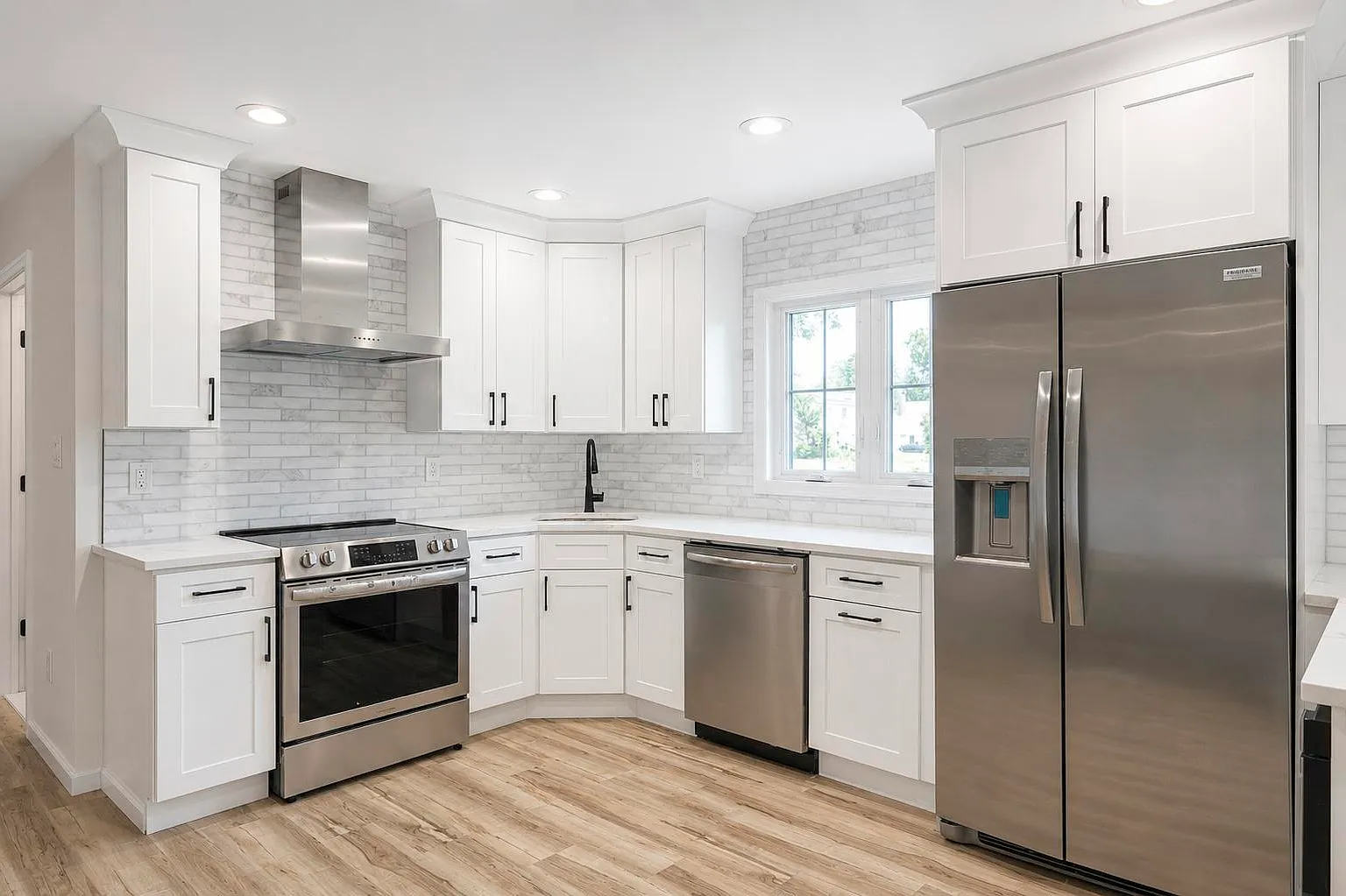 4 bed, 1600 sqft, $5,100 — Photo 4