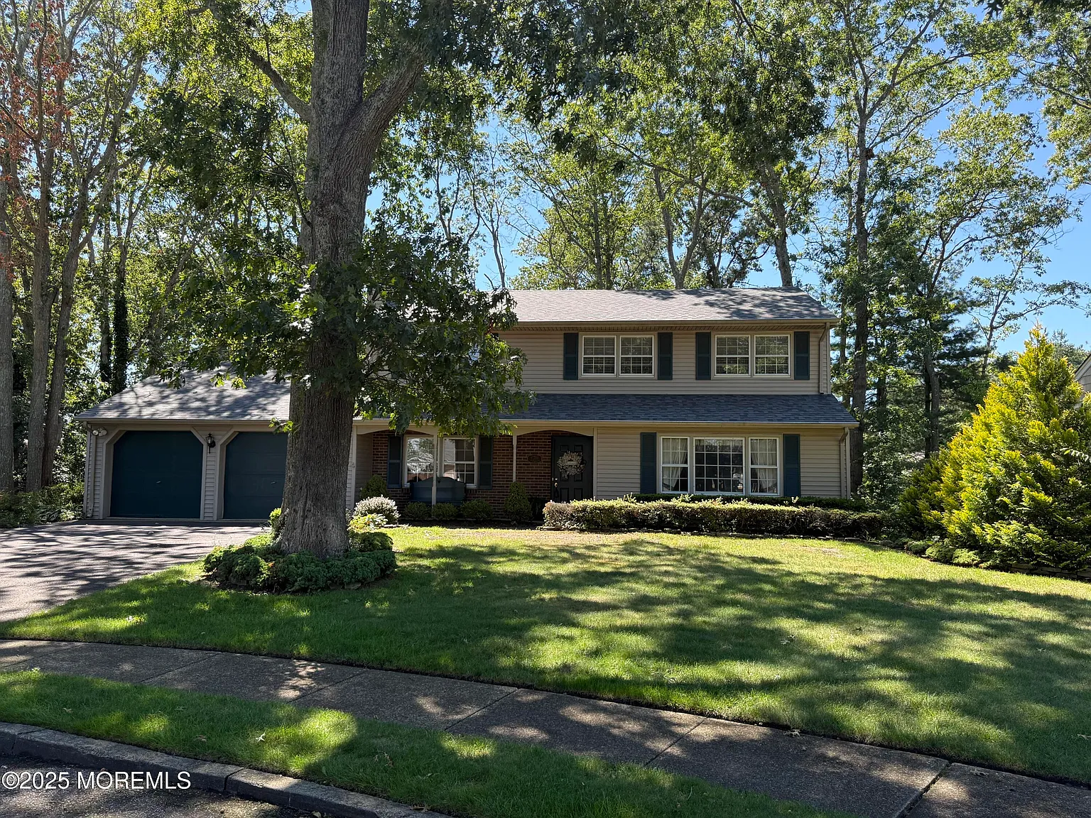 407 Brentwood Place photo 1