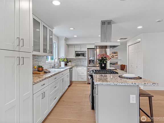 5th image of 4917 125th Avenue SE
