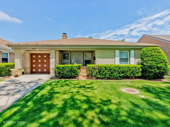 4936 Birchwood Ave, Skokie, IL 60077
