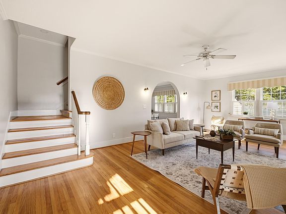 4th image of 159 Gardner St