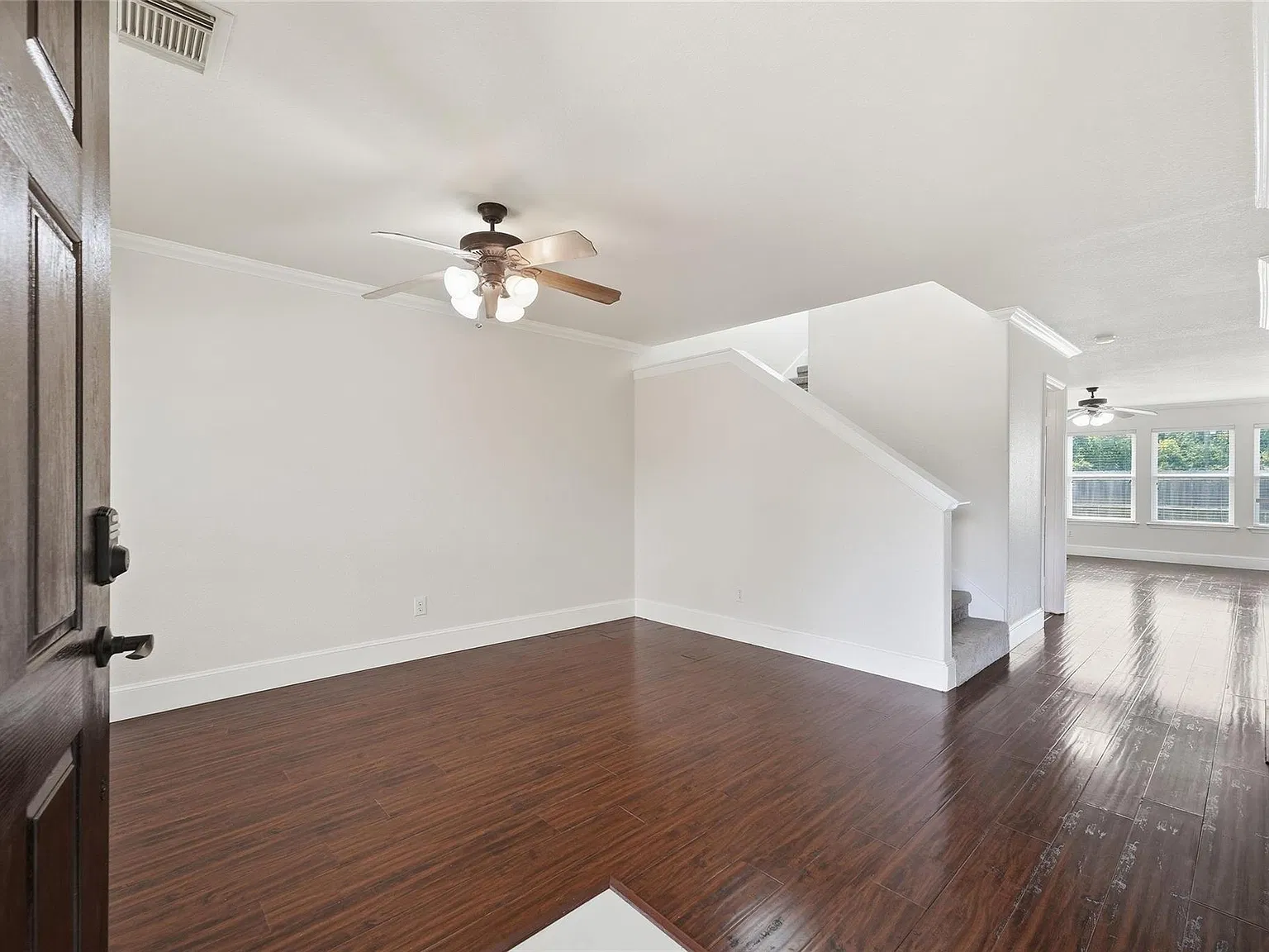 4 bed, 2.5 bath, 2382 sqft, $2,300 — Photo 3