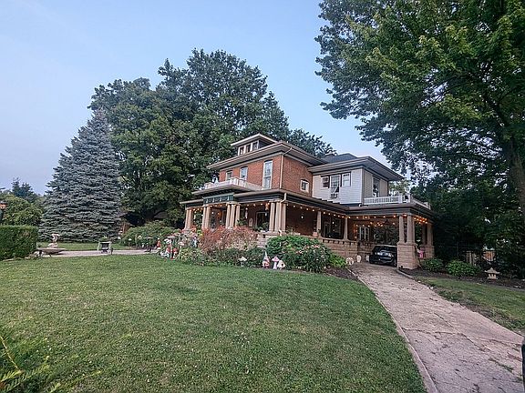 2nd image of 117 Grant St