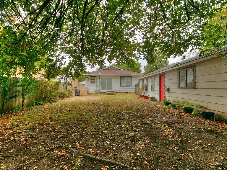 625 W Dewey St — Photo 38
