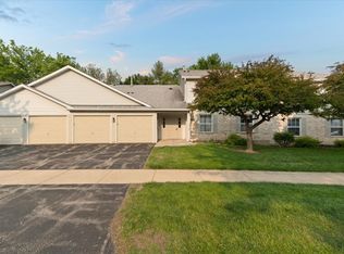 1171 N Red Oak Cir UNIT 3, Round Lake Beach, IL 60073