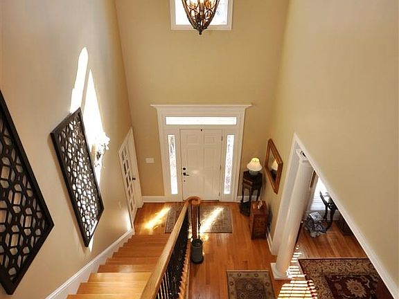 2nd image of 3002 Glen Willow Ct SE