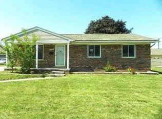 32680 Forest St, Wayne, MI 48184