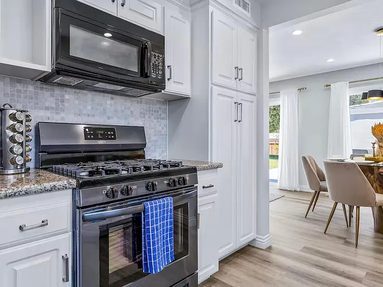 7771 Ellis Ave — Photo 7