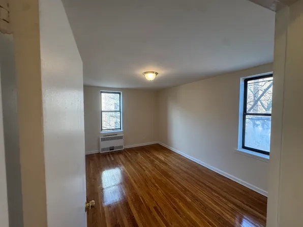 162-30 86th Ave #2B, Jamaica, NY 11432