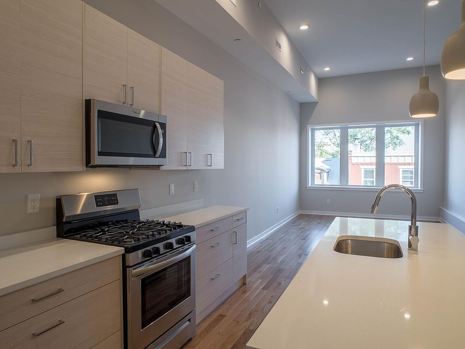 Kitchen & living area