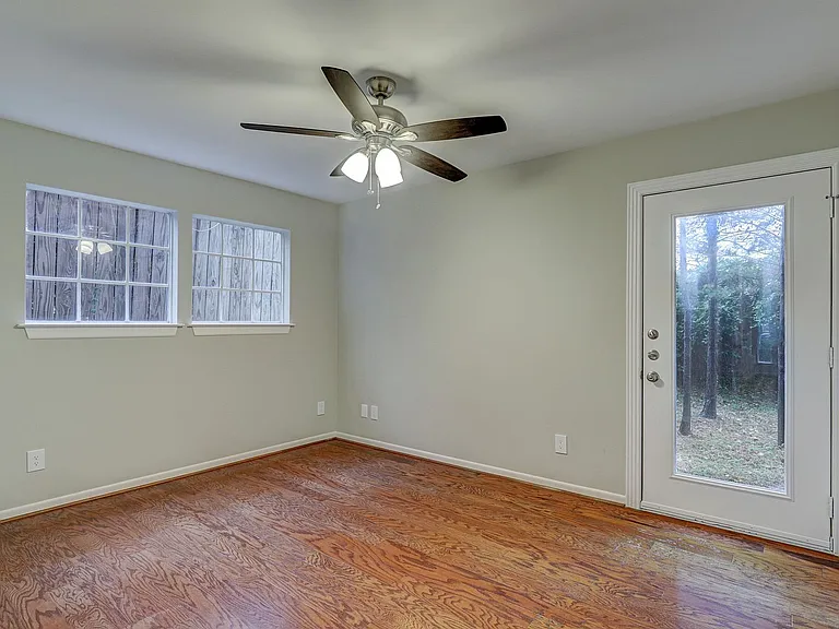 1401 Castle Ct — Photo 4