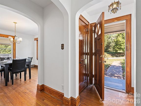 4th image of 654 Ratcliff Cove Rd