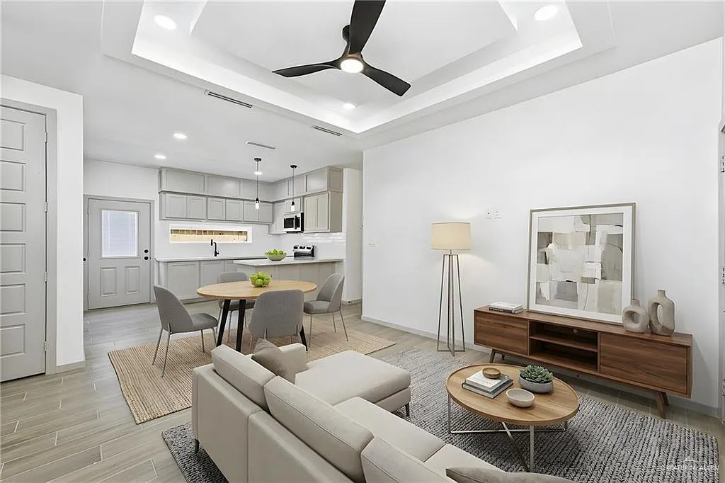3 bed, 2.0 bath, 1100 sqft, $1,400 — Photo 3
