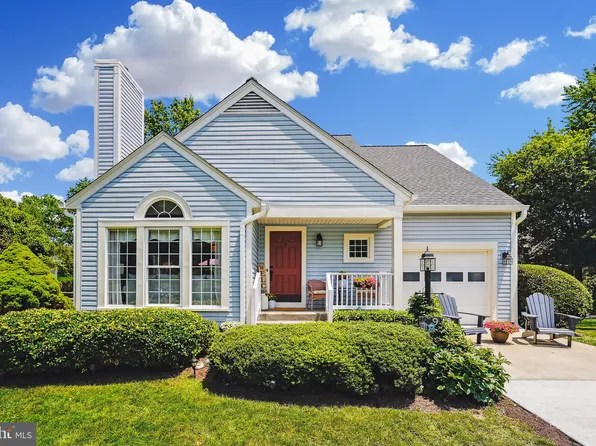 9 Bentley Dr, Sterling, VA 20165