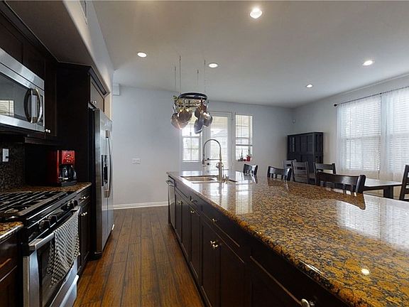 3rd image of 679 S Kroeger St