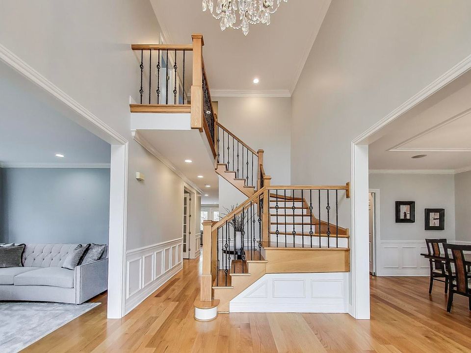2nd image of 1452 Kittyhawk Ln