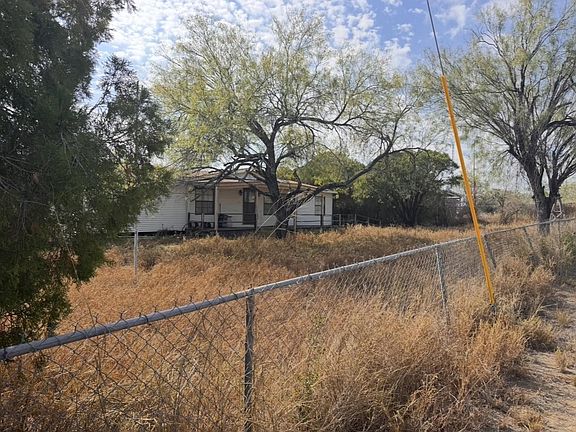 3rd image of 1604 S Siesta Ln