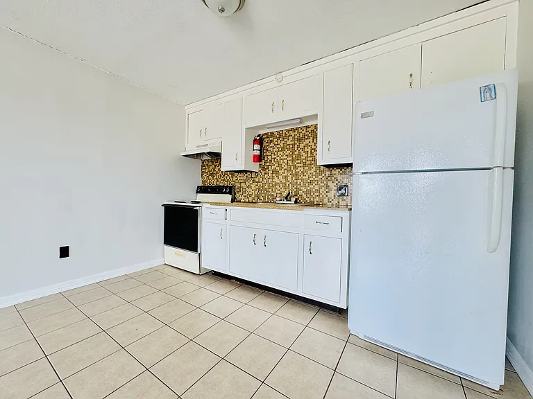 1002 Miller Ave #3 — Photo 7