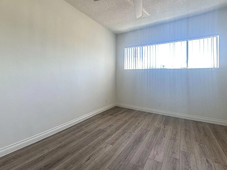 SAT - 17808, 17818, 17828 Saticoy — Photo 12