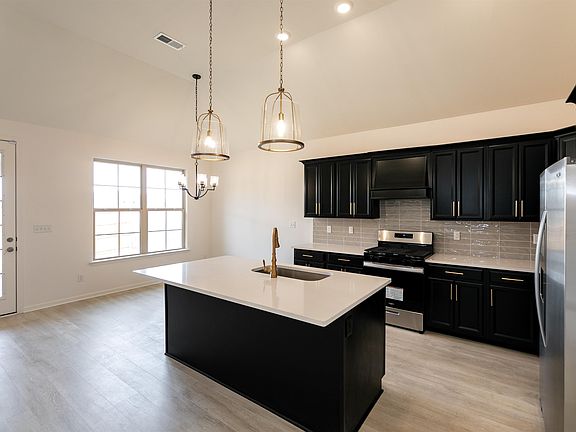 4th image of 40 Misty Meadow Ln